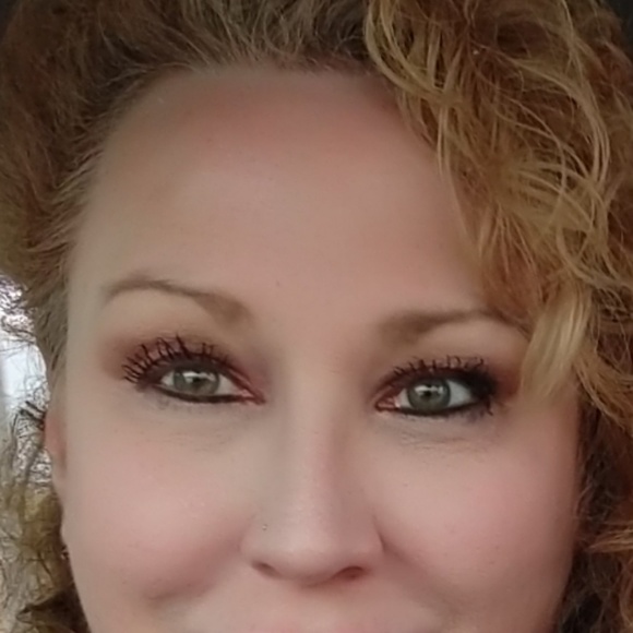 Meet your Posher, Kelley - Picture 2 of 5